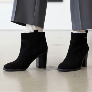 Nine West 9.5 Old Money Modern Contemporary Goth High Shaft Suede Heeled Boots